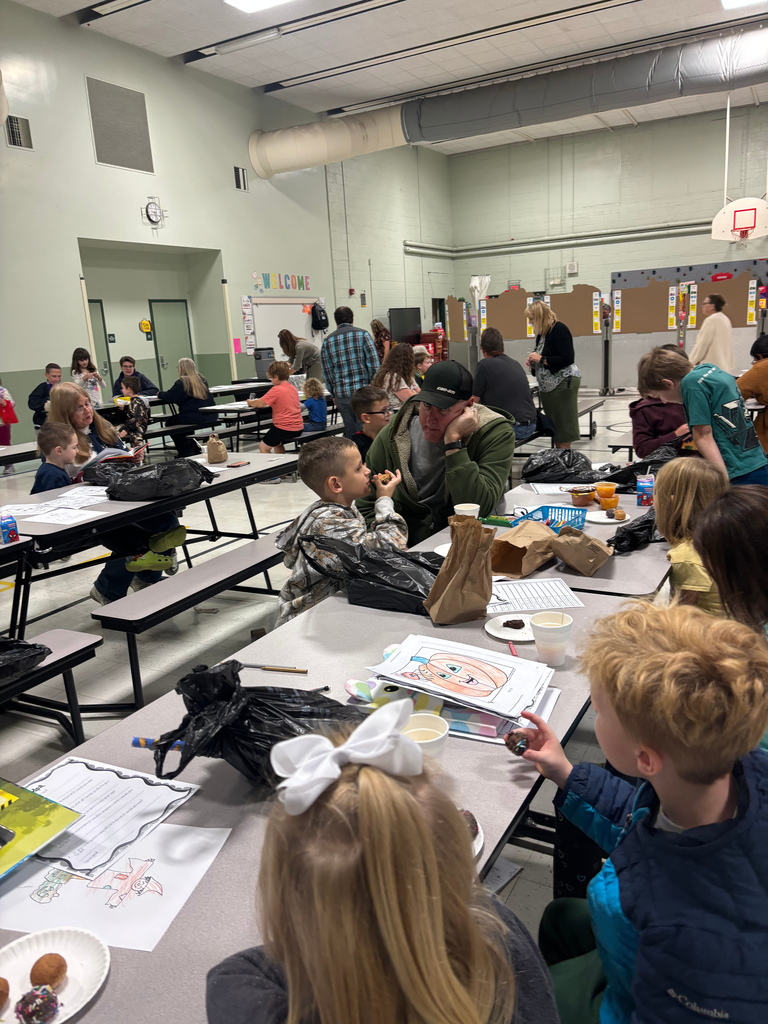 Columbiaville Elementary's Grandparents Day and Book Fair Week turned into a spectacular shindig! A big high-five for all the fabulous support!