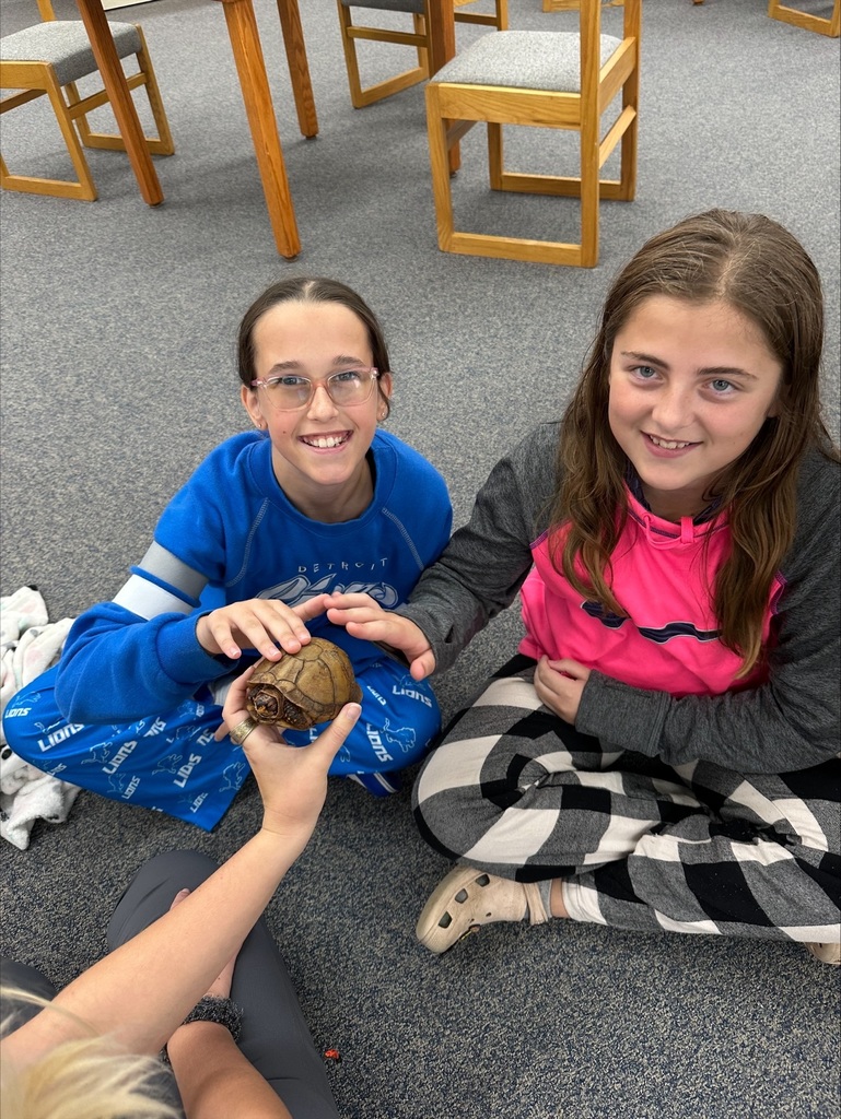 For Mar came to talk with 5th graders in preparation for their field trip on Thursday. Students learned about ecosystems, how parts of ecosystems are connected, invasive species, and predator vs prey.