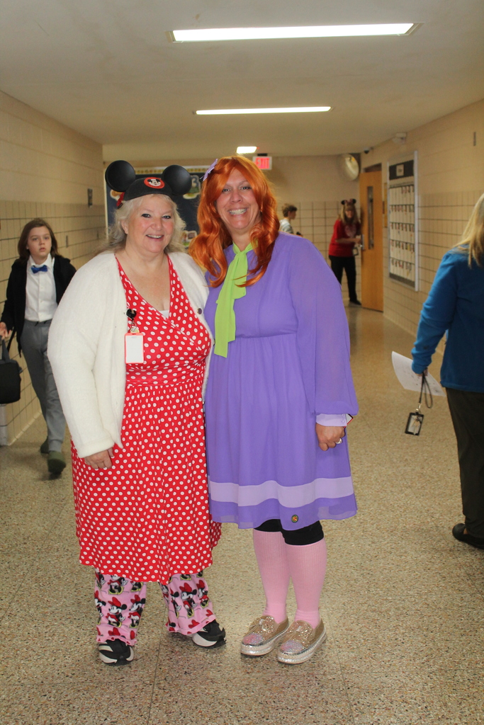It's HOMECOMING WEEK!  Middle Schoolers have spirit!  PJ Day and Character Day!