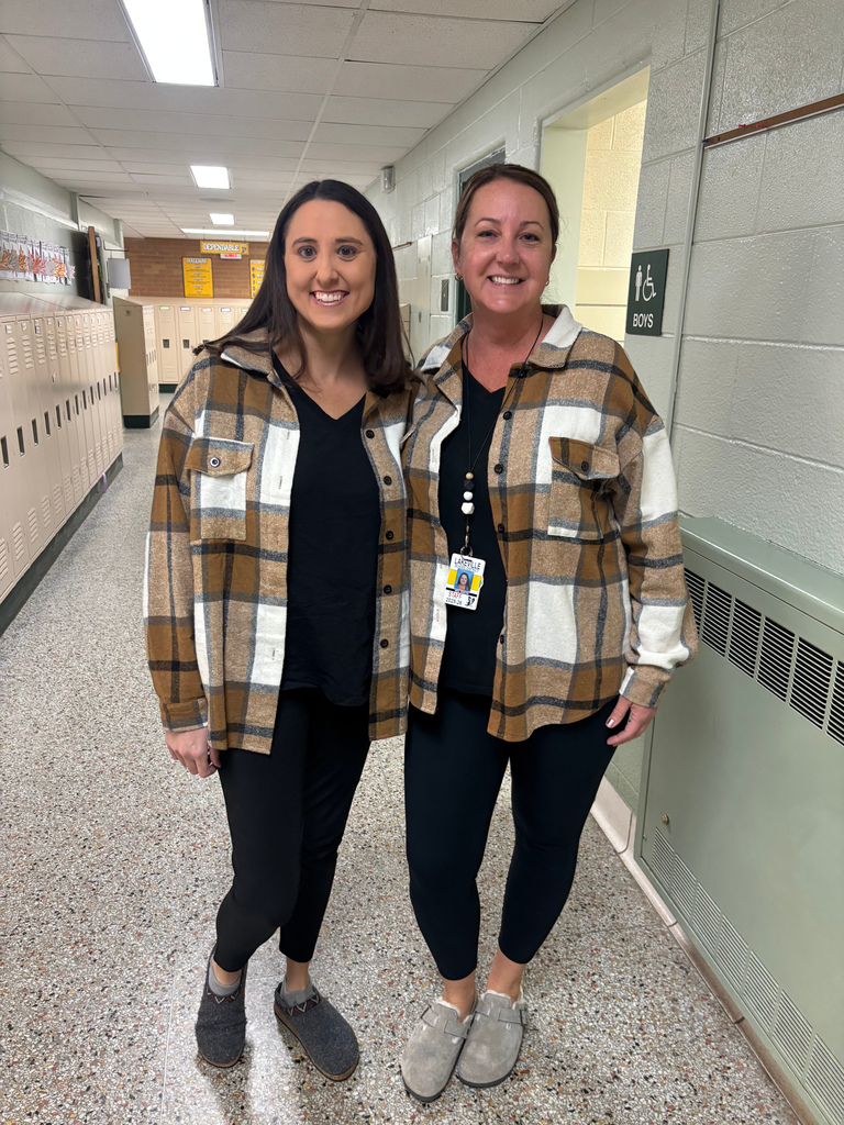 It's HOMECOMING WEEK! Elementary School having fun on Spirit Day! Twinning!