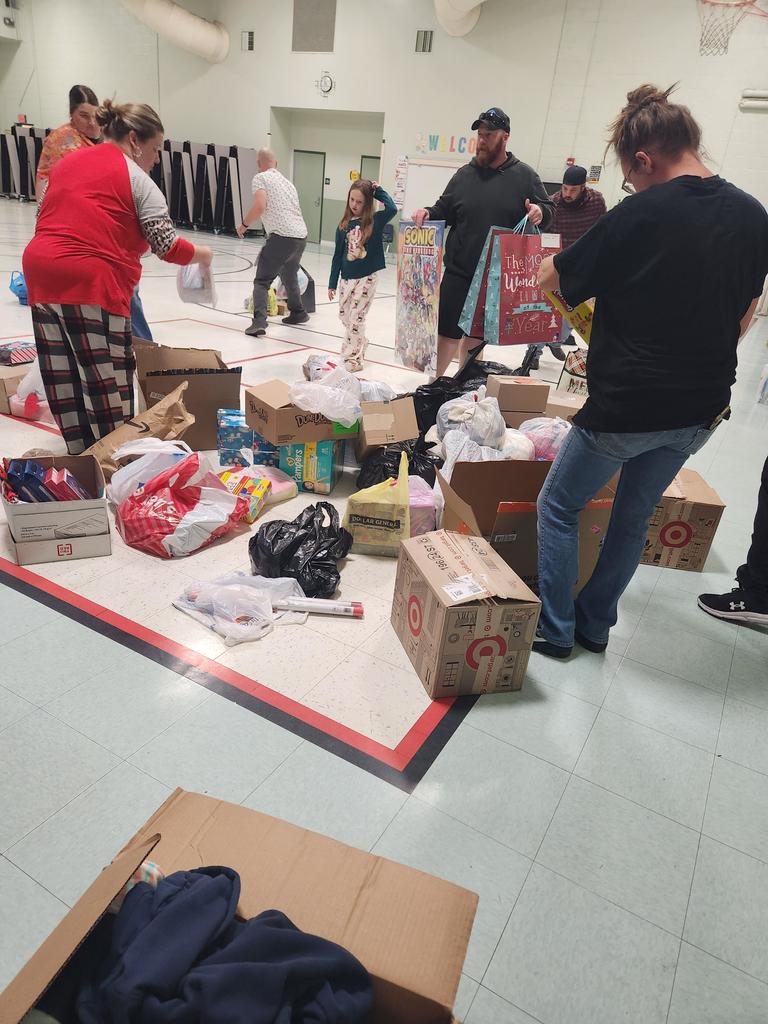 The Community Giving Tree was a smashing success! We had the joy of supporting 55 families this year, bringing smiles to 245 people. A massive thank you for showering us with donations and time to uplift our community!