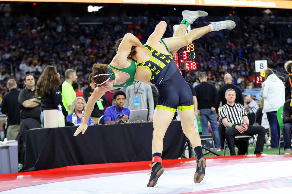 Congratulations Fred Hammond, STATE CHAMPION! Fred had an undefeated 56-0 record and is now a 2 time State Champ!