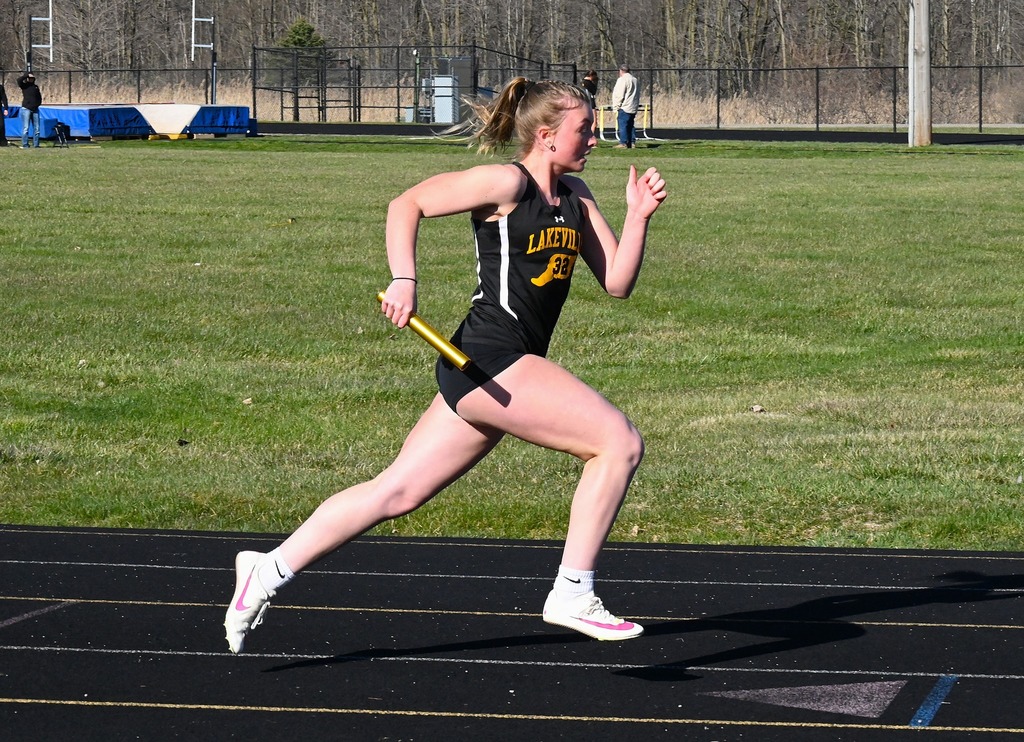 Photo: runner - Sign Up to help in Track Concessions https://www.signupgenius.com/go/10C0E4BA5A72CA1FCC07-62797496-hsms