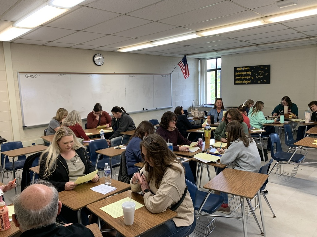 LakeVille teachers had a professional development day where they learned about special education best practices, the impact of technology on students, restorative practices and physical activity, movement and thr impact on achievement. Special thanks to Dr. Rebecca Hasson from University of Michigan for leading one of our sessions. 