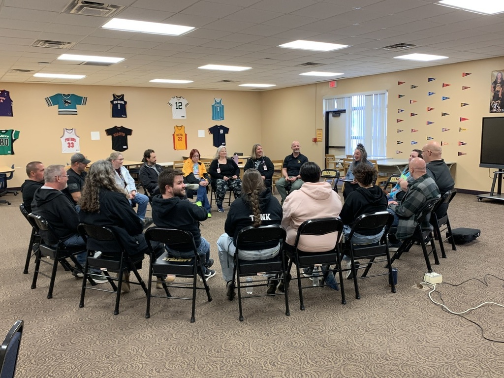 LakeVille teachers had a professional development day where they learned about special education best practices, the impact of technology on students, restorative practices and physical activity, movement and thr impact on achievement. Special thanks to Dr. Rebecca Hasson from University of Michigan for leading one of our sessions. 