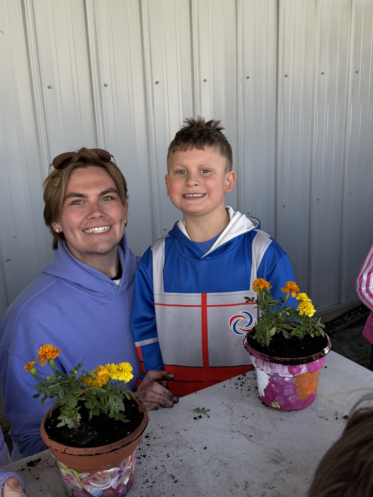 GSRP Students appreciate the generosity of Tau Gardens, Otisville