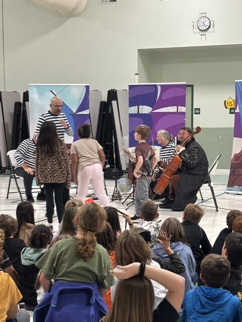 Troubadours from the Flint Institute of Arts