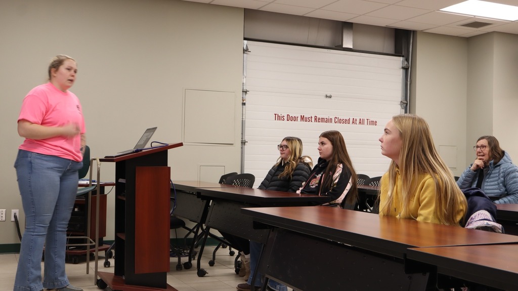 LMS Students visit AIS