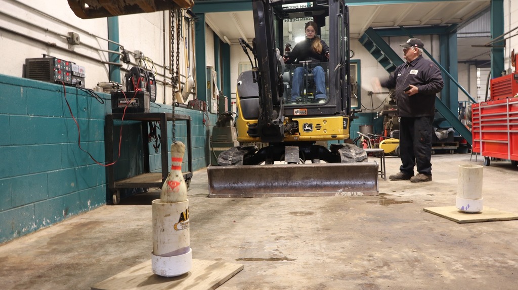 LMS Students visit AIS