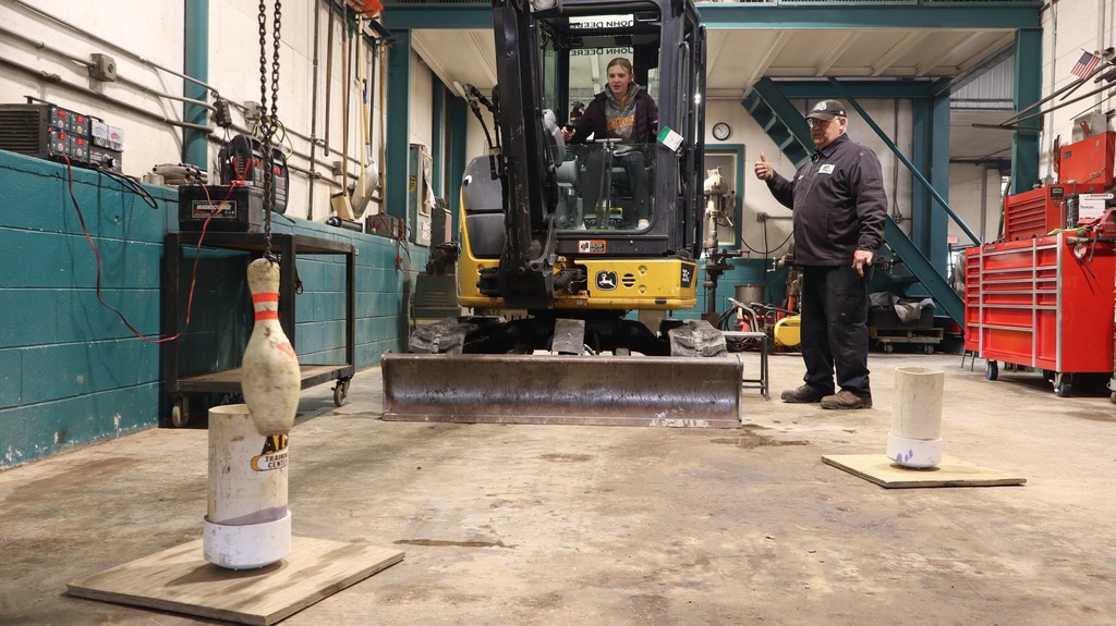 LMS Students visit AIS