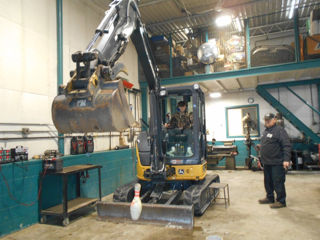 LMS Students visit AIS