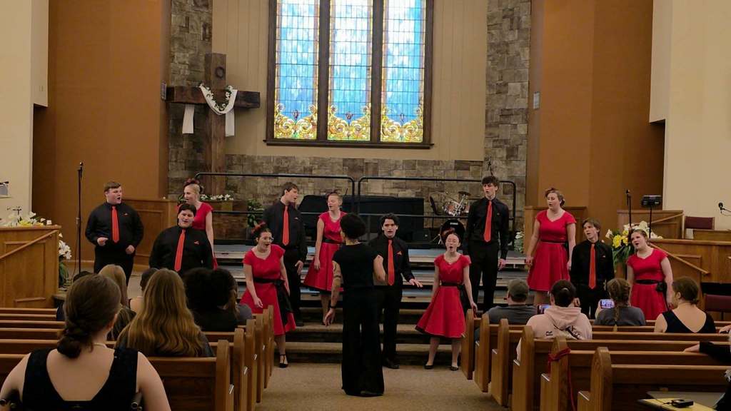 LHS Vox Humana Group photo on the Chicago Heritage Festival competition trip 