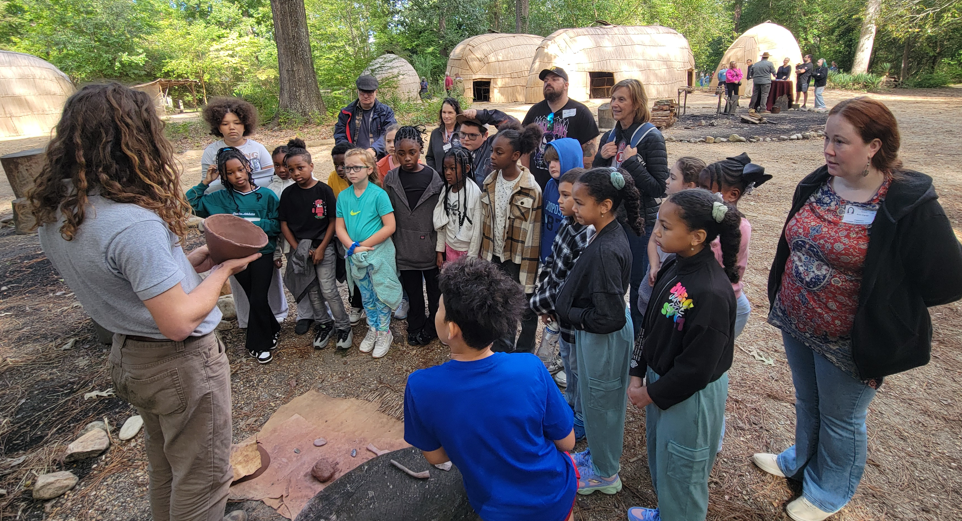 4th grade students exploring Jamestown