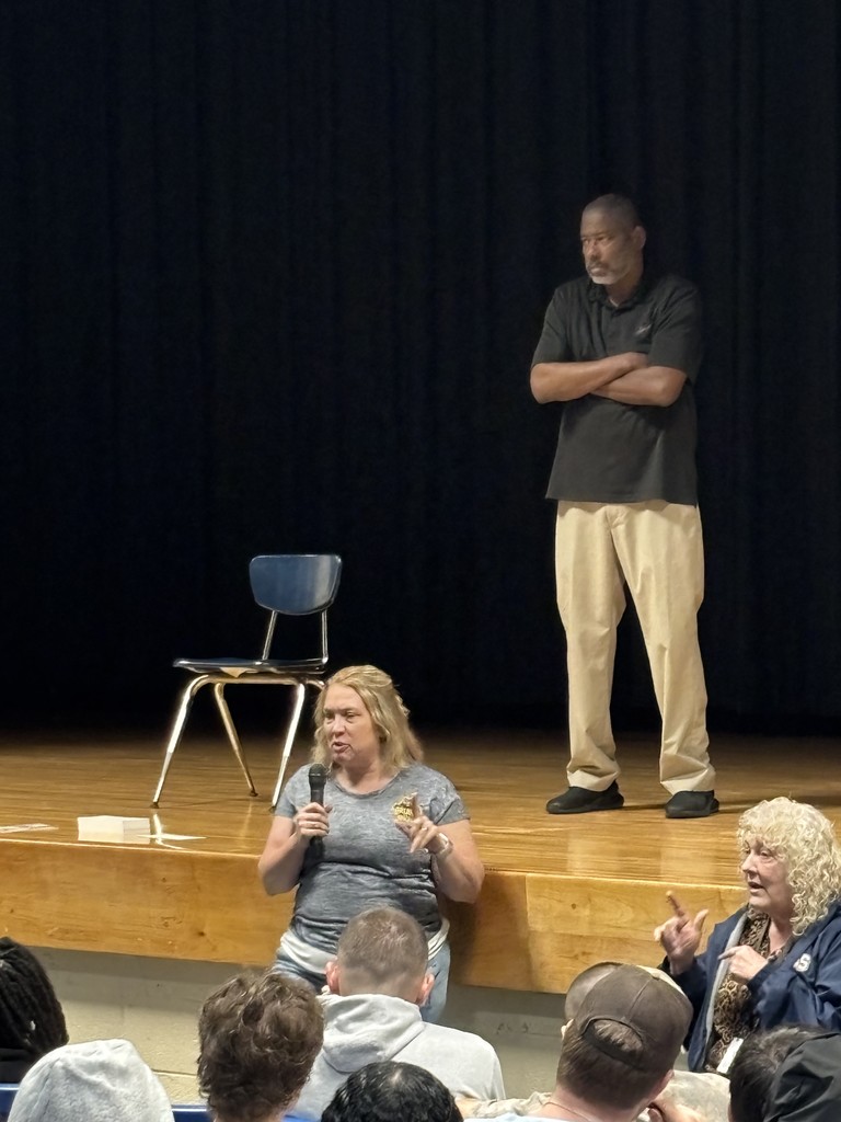 Image of Senior Class Meeting