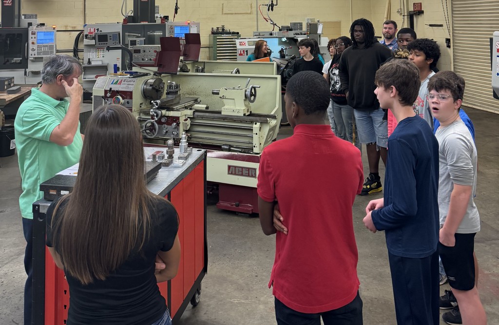 LCSDCC 8th grade tour AJMS