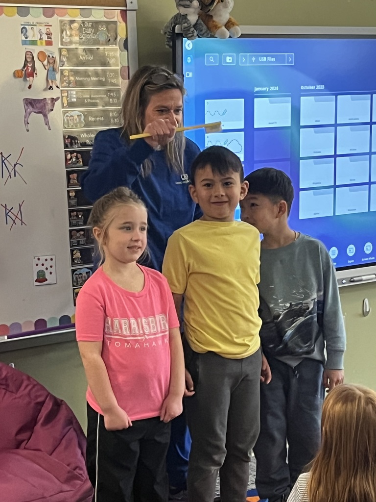 Ms. Johnnie from Laxer Long and Savage teaching about oral health