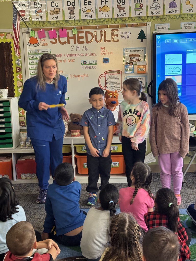 Ms. Johnnie from Laxer Long and Savage teaching about oral health