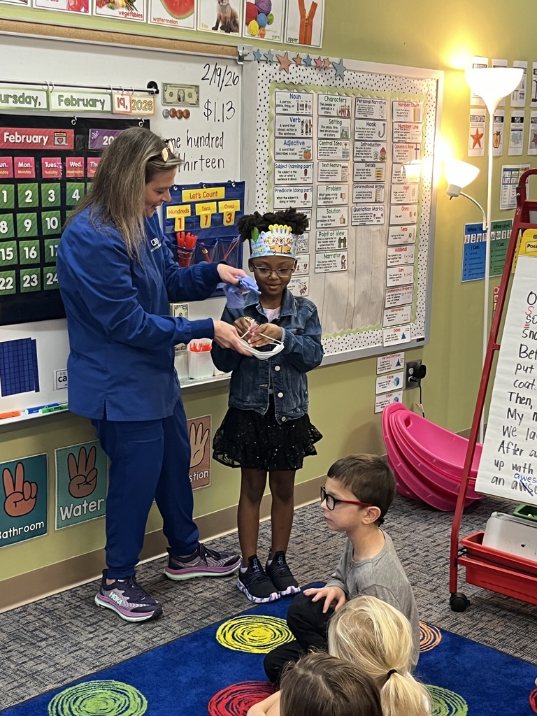 Ms. Johnnie from Laxer Long and Savage teaching about oral health