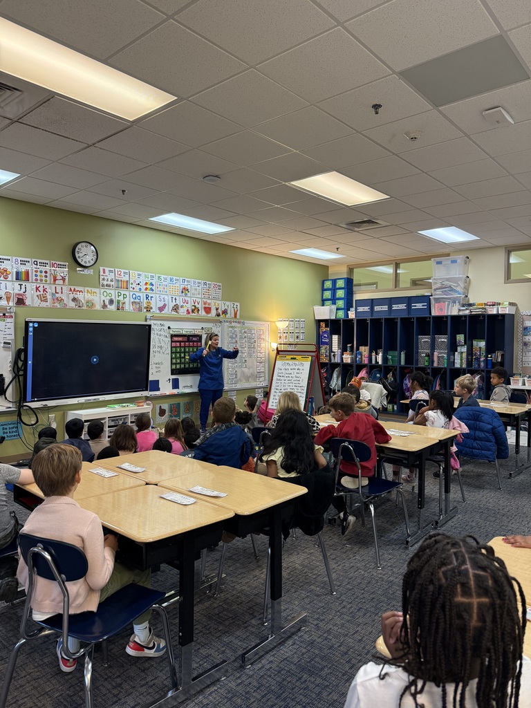 Ms. Johnnie from Laxer Long and Savage teaching about oral health