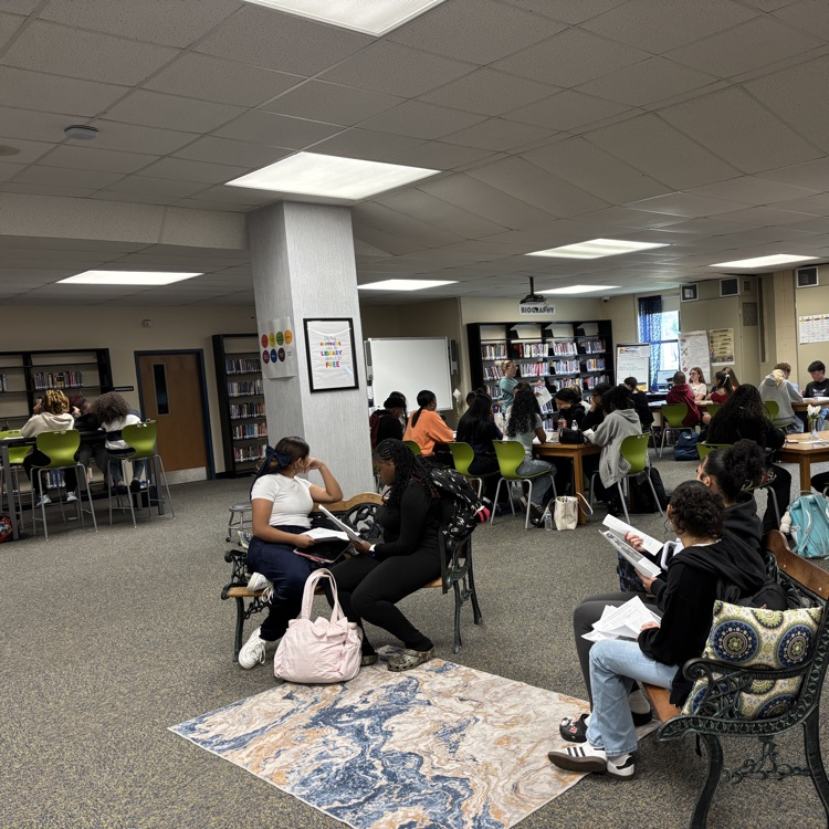 image of dual enrollment students 