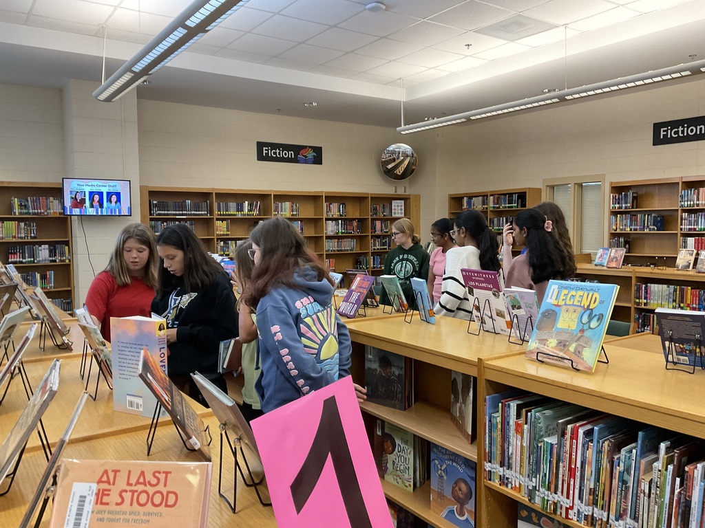 image of students in media center 