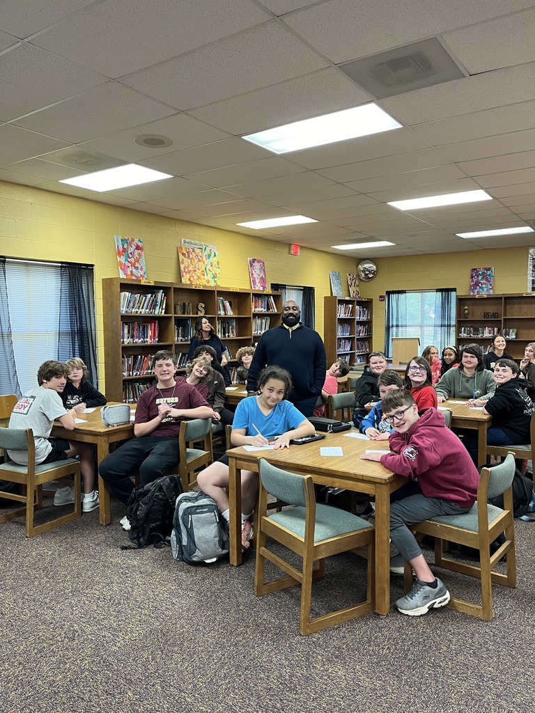 Image of Dr. Fitzpatrick and a class of students