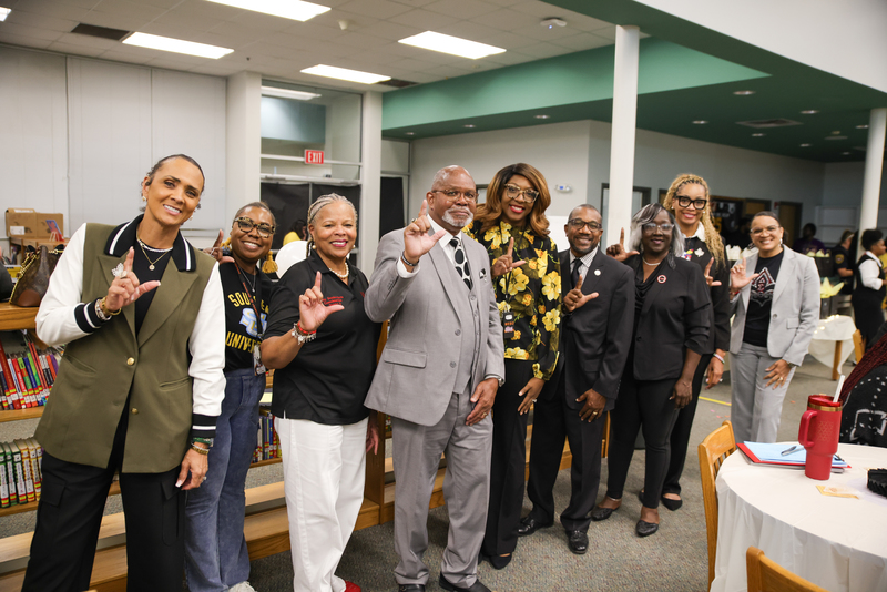 Houston El "B"ee Celebration