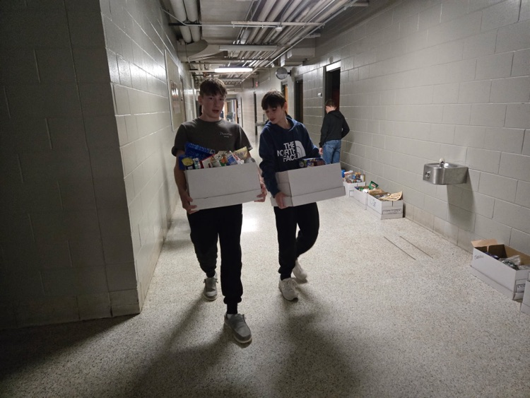 Delivering food to be weighed-l