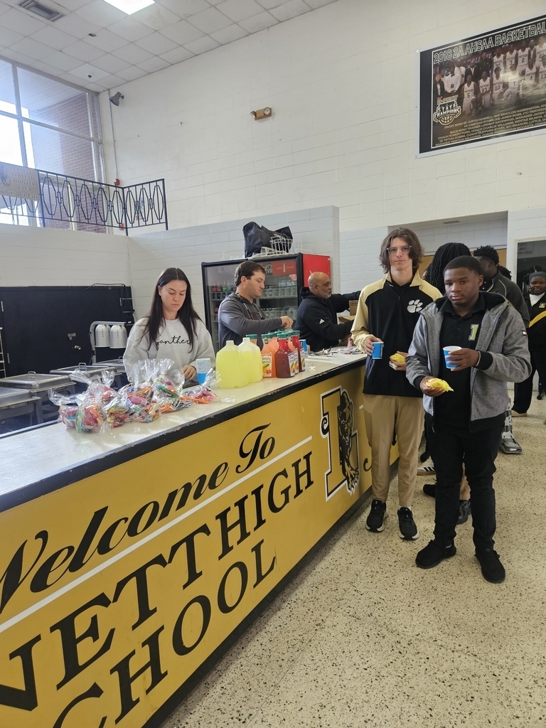 The Panthers are headed to Round 1 of the State Playoffs tonight! 🏈 This morning, our team was treated to a hearty breakfast courtesy of The Valley Local and Mayor Heard. We truly appreciate our community leaders for always supporting our students and giving back to our school system. Thank you for pouring into our kids and showing your Panther pride! 🖤💛