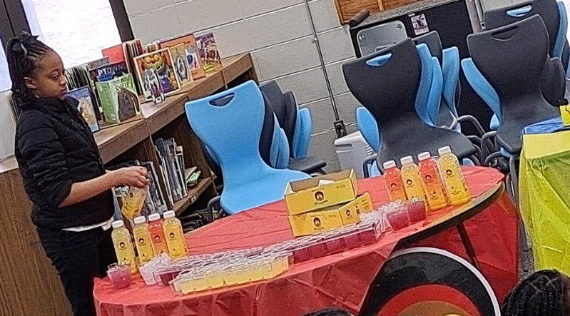 5th graders + lemonade + history = a perfect Black History Month treat! 🍋✨ Our 5th graders had a blast today with Grandma Val’s Lemonade! They sampled the delicious lemonade and learned about its history — a perfect way to celebrate Black History Month. Sending big love and best wishes to Grandma Val and her family for sharing their story and spreading joy with our school! 🖤✨ #BlackHistoryMonth #GrandmaValsLemonade #5thGradeFun #SweetLearning #CommunityLove