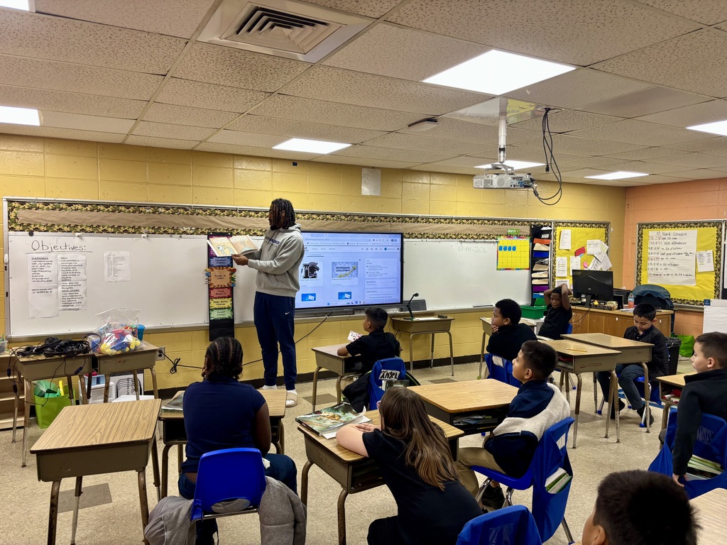 Students enjoyed having guest readers this week! 📚  We would like to thank Mayor Heard and the City of Lanett for taking the time to come and read to our classes. We also want to extend a special thank you to the Point University Basketball Team for stopping by to read and sharing their time with our students as well.  We truly appreciate our community partners for helping make reading fun and meaningful for our students!   ¡Los estudiantes disfrutaron tener lectores invitados esta semana! 📚  Nos gustaría agradecer al alcalde Heard y a la Ciudad de Lanett por tomarse el tiempo para venir y leer a nuestras clases. También queremos extender un agradecimiento especial al equipo de baloncesto de Point University por pasar a leer y compartir su tiempo con nuestros estudiantes.  ¡Realmente apreciamos a nuestros socios de la comunidad por ayudar a que la lectura sea divertida y significativa para nuestros estudiantes! 