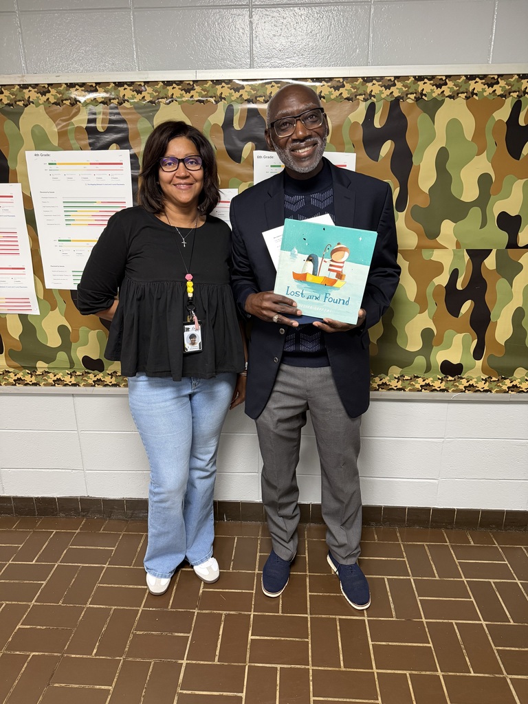 Students enjoyed having guest readers this week! 📚  We would like to thank Mayor Heard and the City of Lanett for taking the time to come and read to our classes. We also want to extend a special thank you to the Point University Basketball Team for stopping by to read and sharing their time with our students as well.  We truly appreciate our community partners for helping make reading fun and meaningful for our students!   ¡Los estudiantes disfrutaron tener lectores invitados esta semana! 📚  Nos gustaría agradecer al alcalde Heard y a la Ciudad de Lanett por tomarse el tiempo para venir y leer a nuestras clases. También queremos extender un agradecimiento especial al equipo de baloncesto de Point University por pasar a leer y compartir su tiempo con nuestros estudiantes.  ¡Realmente apreciamos a nuestros socios de la comunidad por ayudar a que la lectura sea divertida y significativa para nuestros estudiantes! 