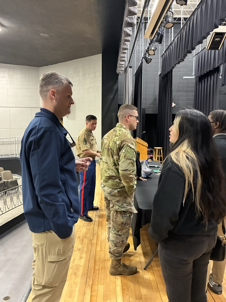 We would like to extend a sincere thank you to our Military Panel for taking the time to speak with our students. Your service, knowledge, and guidance are truly appreciated 🇺🇸