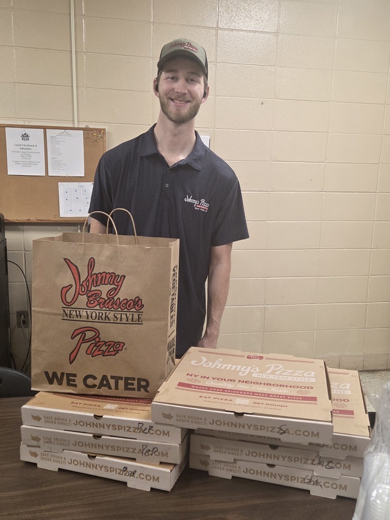 Picture of Johnny Pizza staff