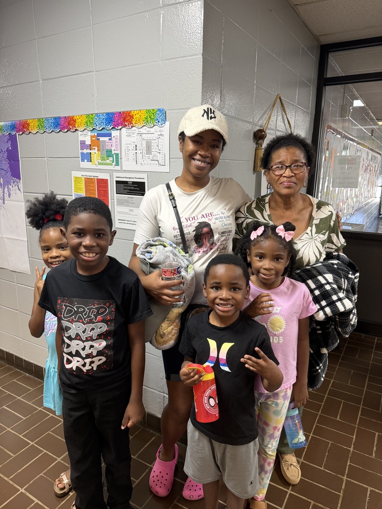 🖤💛✨ WE LOVE OUR LANCE FAMILIES! ✨💛🖤  Thank you for always supporting your child, showing up for them, and making special moments like these so memorable! 🥰🎬🍿  Your love, encouragement, and support mean more than you know! 💛  🖤💛 Thank you for being part of the Lance family! 💛🖤  🎬🍿⭐🖤💛🖤💛⭐🍿🎬