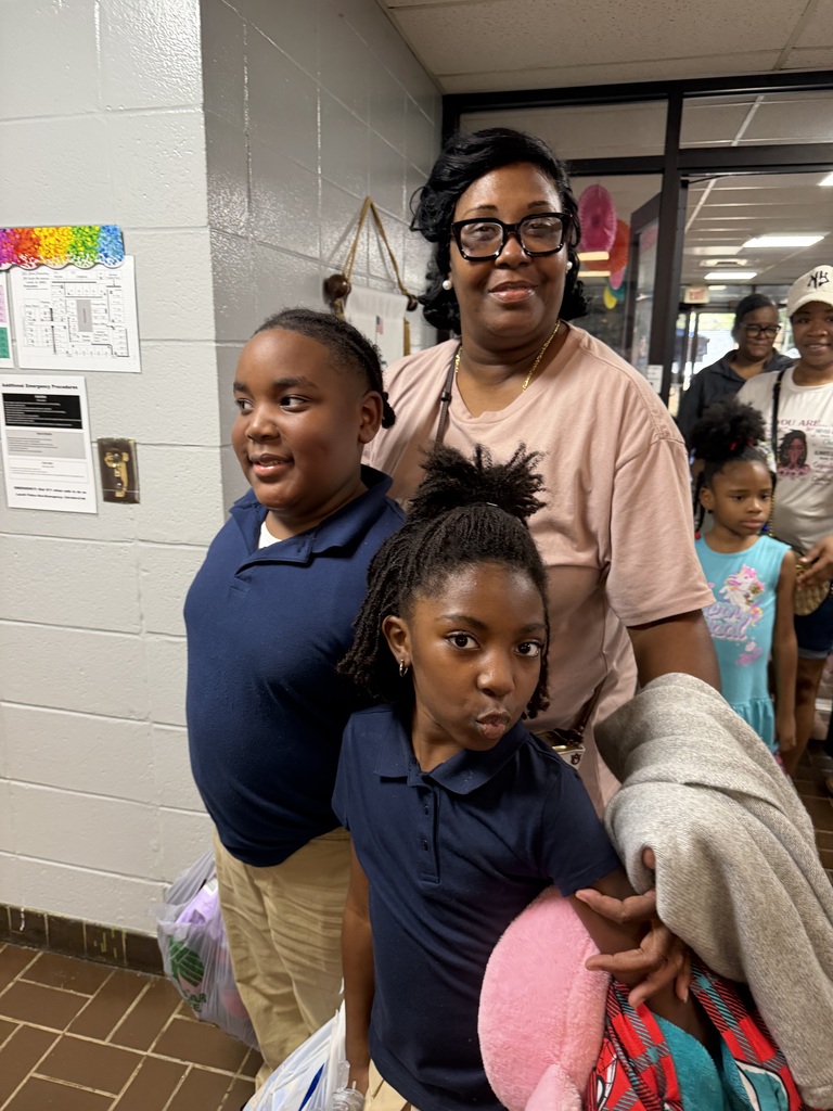 🖤💛✨ WE LOVE OUR LANCE FAMILIES! ✨💛🖤  Thank you for always supporting your child, showing up for them, and making special moments like these so memorable! 🥰🎬🍿  Your love, encouragement, and support mean more than you know! 💛  🖤💛 Thank you for being part of the Lance family! 💛🖤  🎬🍿⭐🖤💛🖤💛⭐🍿🎬