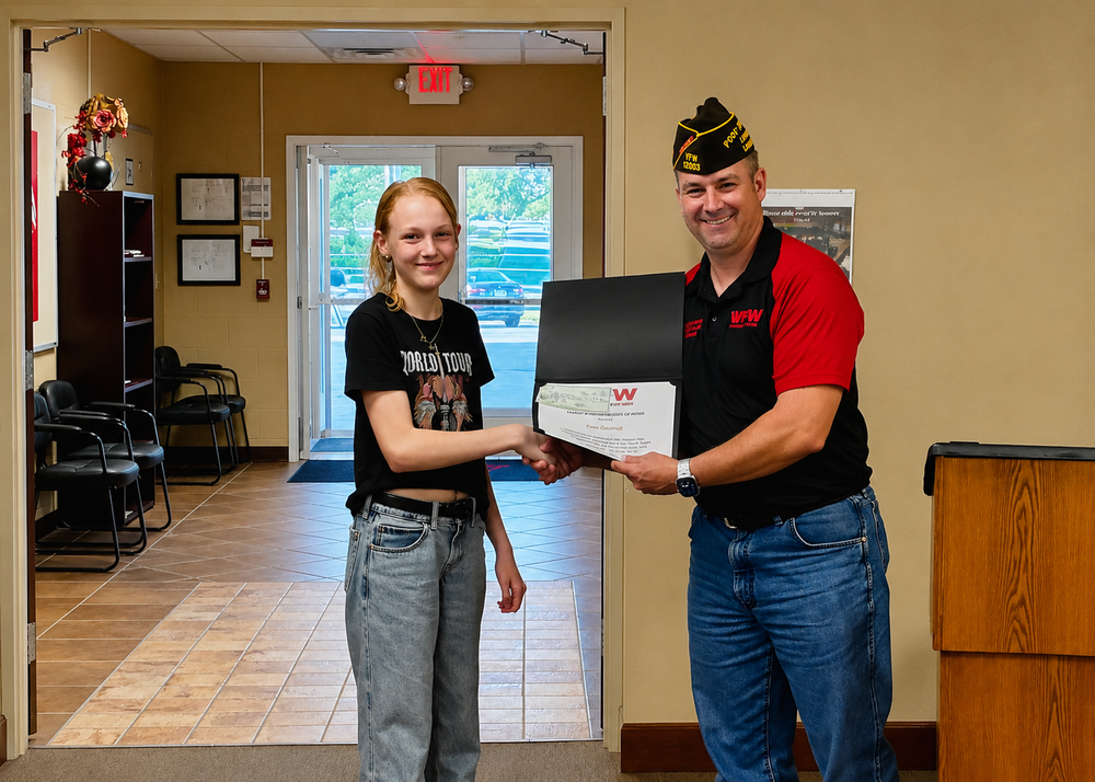 Student receiving award from VFW