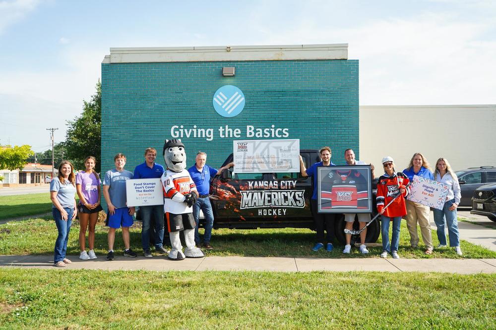 Giving the Basics photo of volunteers