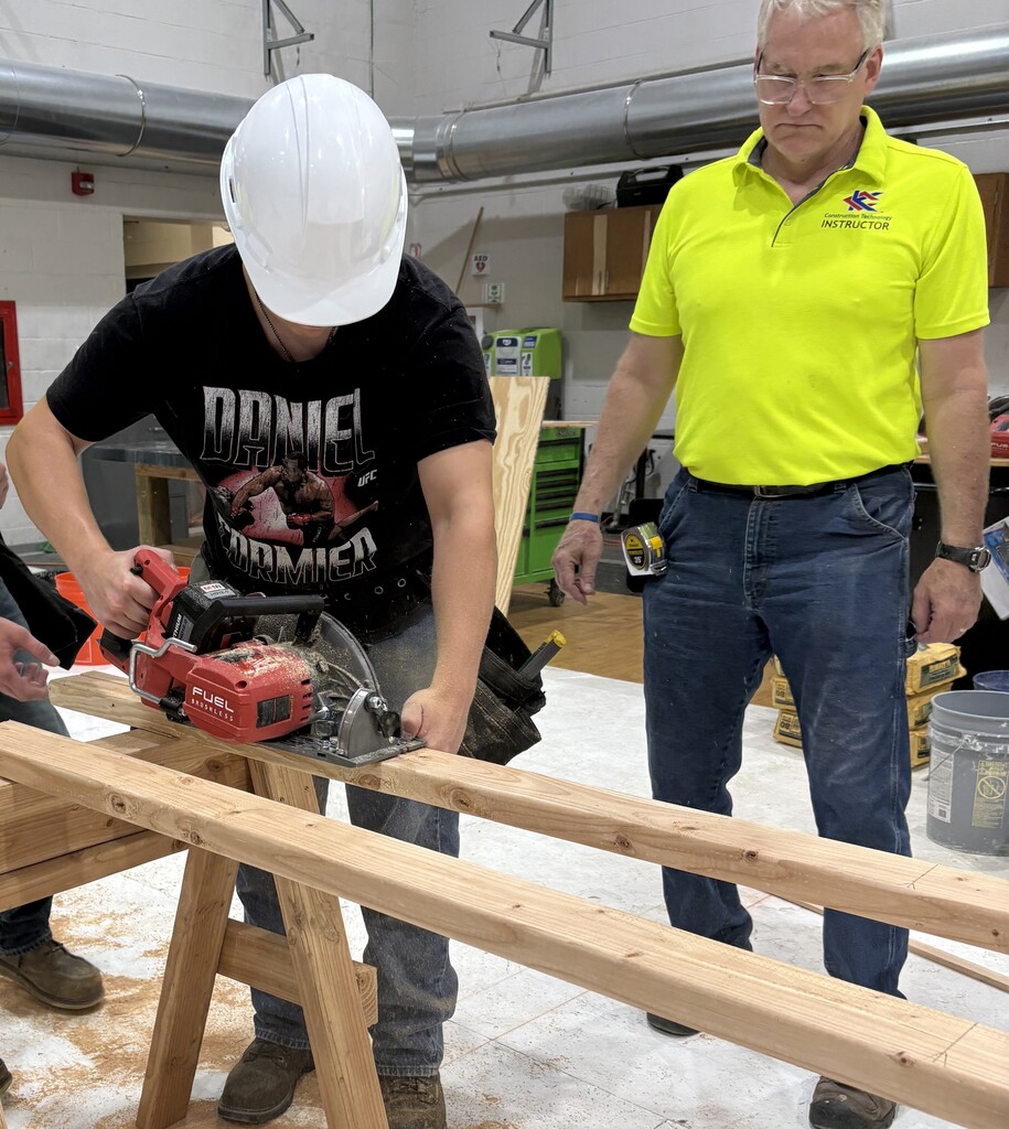 Construction students working at KCKCC