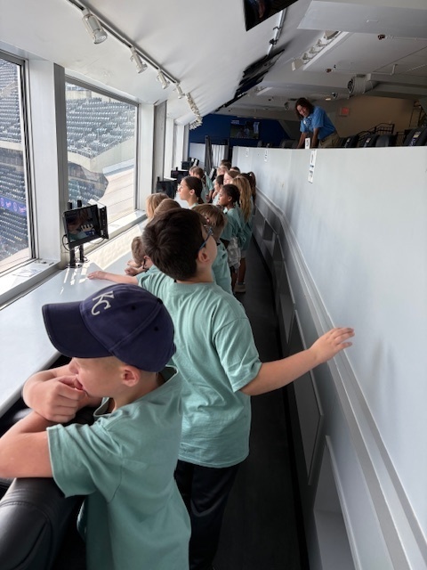 Third Graders and teacher on field trip