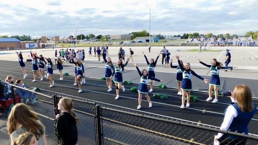 8th grade cheerleaders