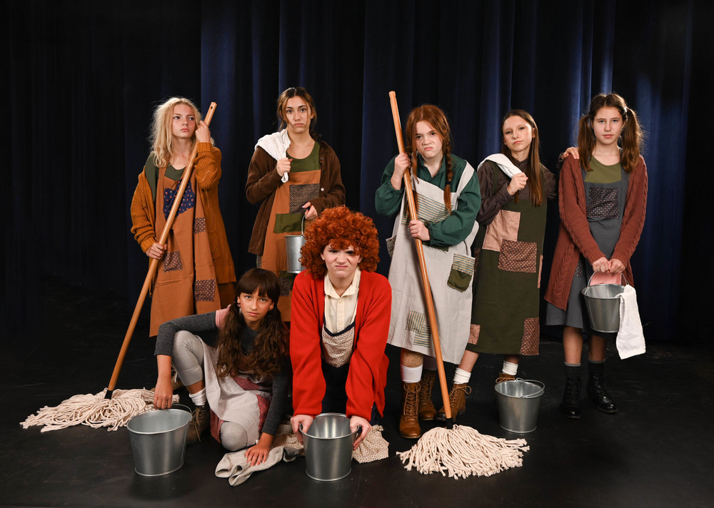 Cast from "Annie" production