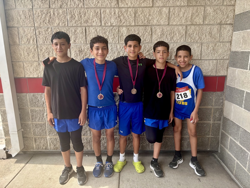 7th grade Christen Middle Cross Country Boys places 3rd overall as a team. With three runners placing in top 10 individuals.