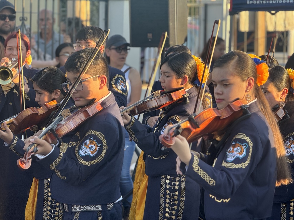 Mariachi Los Tigrillos de Oro Varsity brought Christen Middle School Pride to Larrdo's community this past Sunday. Mariachi students performed at the Santa Cruz Mission Jamaica. Que viva el Mariachi, si señor!