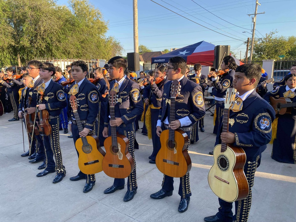 Mariachi Los Tigrillos de Oro Varsity brought Christen Middle School Pride to Larrdo's community this past Sunday. Mariachi students performed at the Santa Cruz Mission Jamaica. Que viva el Mariachi, si señor!