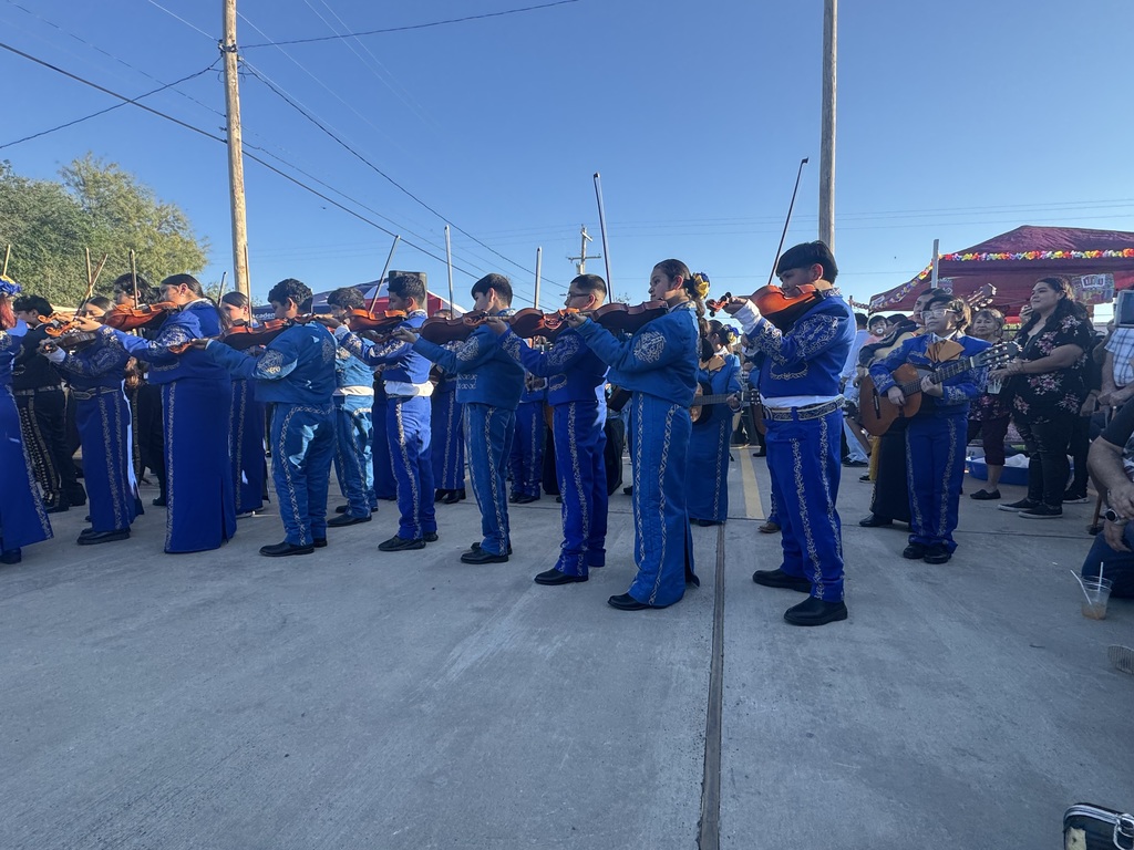 Mariachi Los Tigrillos de Oro 6th grade Beginner students