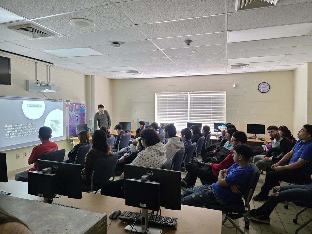 Scan counselor lecturing kids