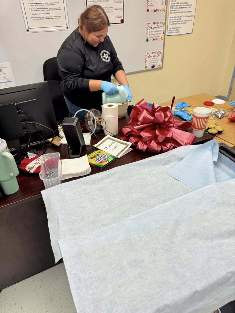 lara academy baking cake