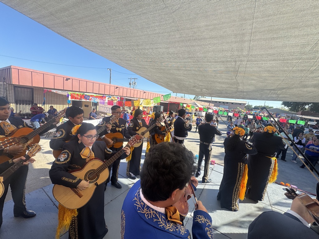 Mariachi Los Tigrillos de Oro represented Christen middle school at the Dia de Los Muerto Jamaica for Mother Cabrini Church this past Sunday. Parents and Students enjoyed music, Jamaica's activities, and supported our community in the Jamaica.