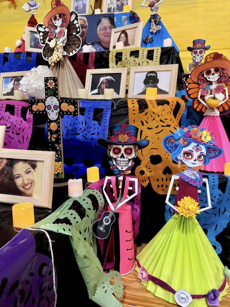 Lara Dia de Los Muertos